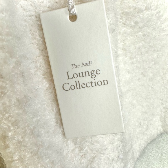 Abercrombie & Fitch Lounge Boucle Fuzzy Knit Cropped Tank XL | Normcore Cozy - Picture 13 of 16